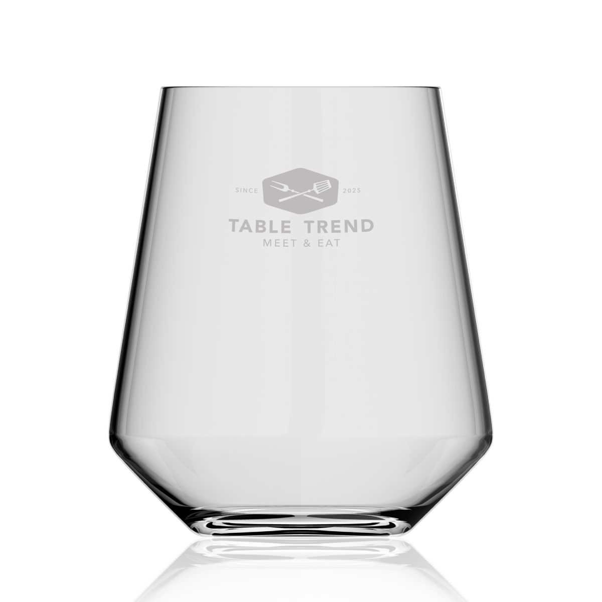 Melody Tumbler 40 cl. mit eingraviertem TableTrend Logo auf der Vorderseite, fein und subtil aufgetragen.