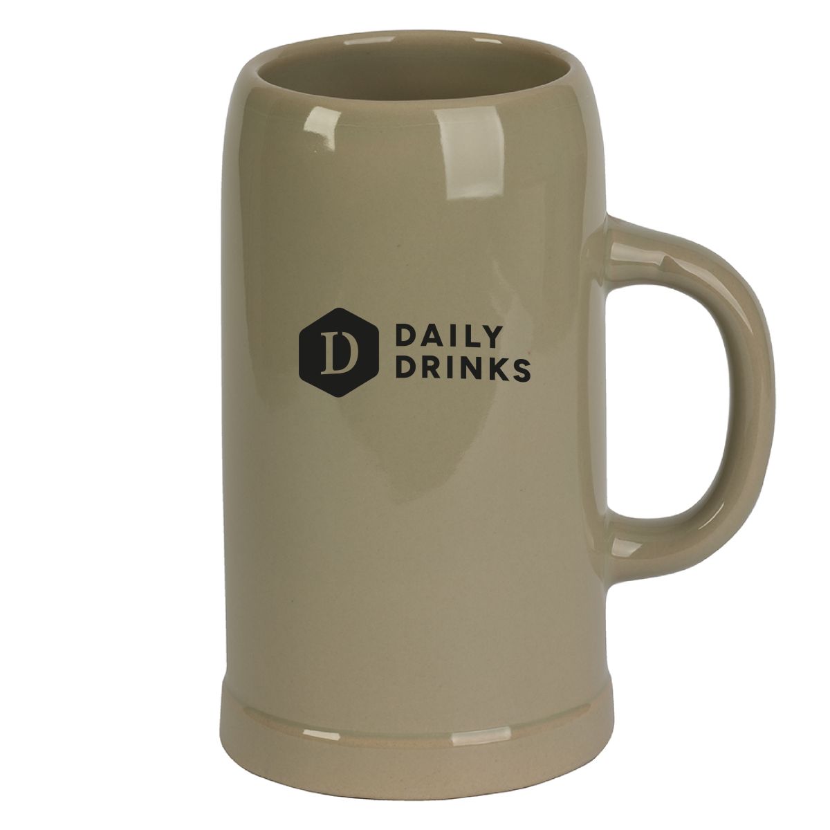 Steinkrug 1 Liter mit DailyDrinks-Logo in einer Farbe auf der Vorderseite des stabilen Bierkrugs.