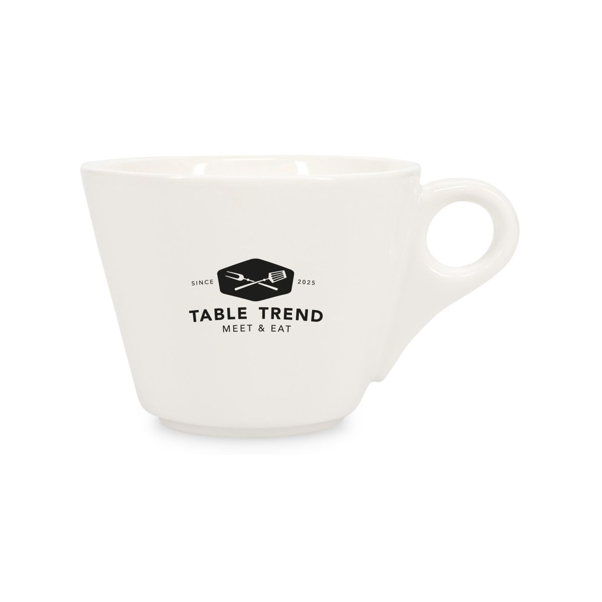 Baristo Cappuccino Tasse 21 cl. bedruckt mit einfarbigem TableTrend-Logo auf der Vorderseite des Porzellans.