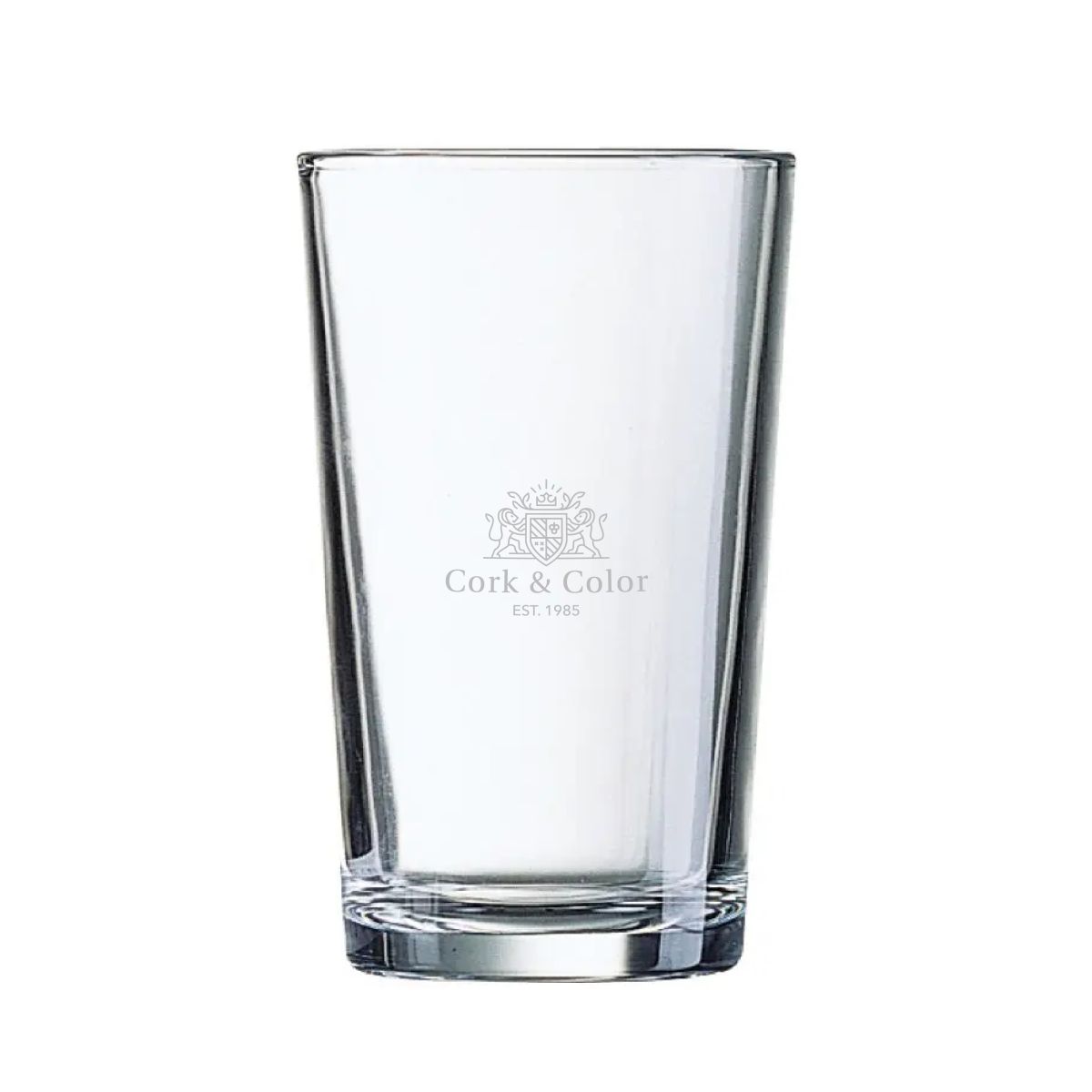 Gravur des CorkColor Logos auf der Vorderseite des Glass Conique 28 cl. sichtbar im Klarglas.