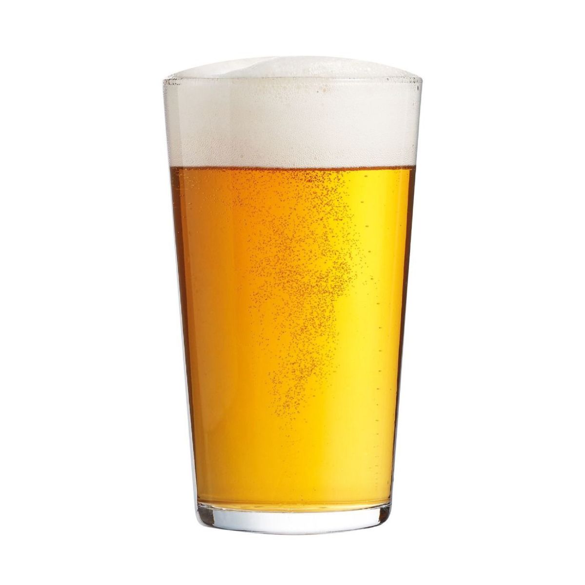 Glas Conique 47 cl. mit Füllung im Stimmungsraum, platziert auf einem Holztisch.