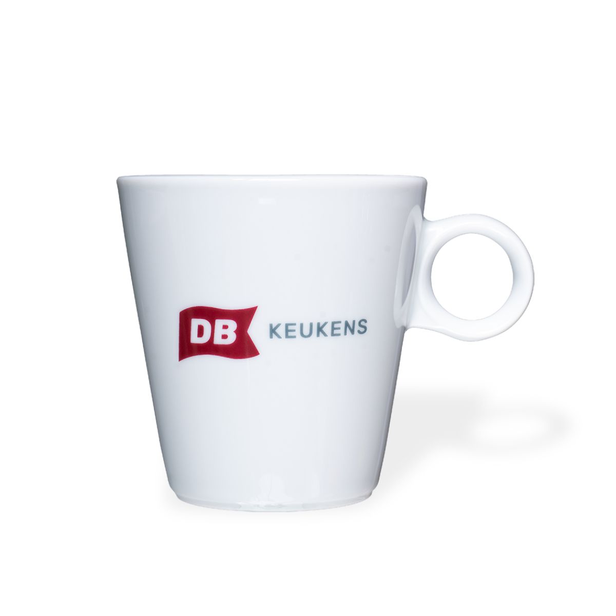 Lukas Cappuccino-Tasse, weiß, 19,5 cl, Porzellan, mit mehrfarbigem DB Keukens-Logo auf der Vorderseite