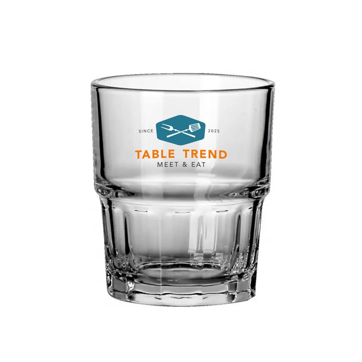Next Splash 20 cl. Glas in der Vorderansicht mit TableTrend-Logo in mehreren Farben auf der Glaswand.