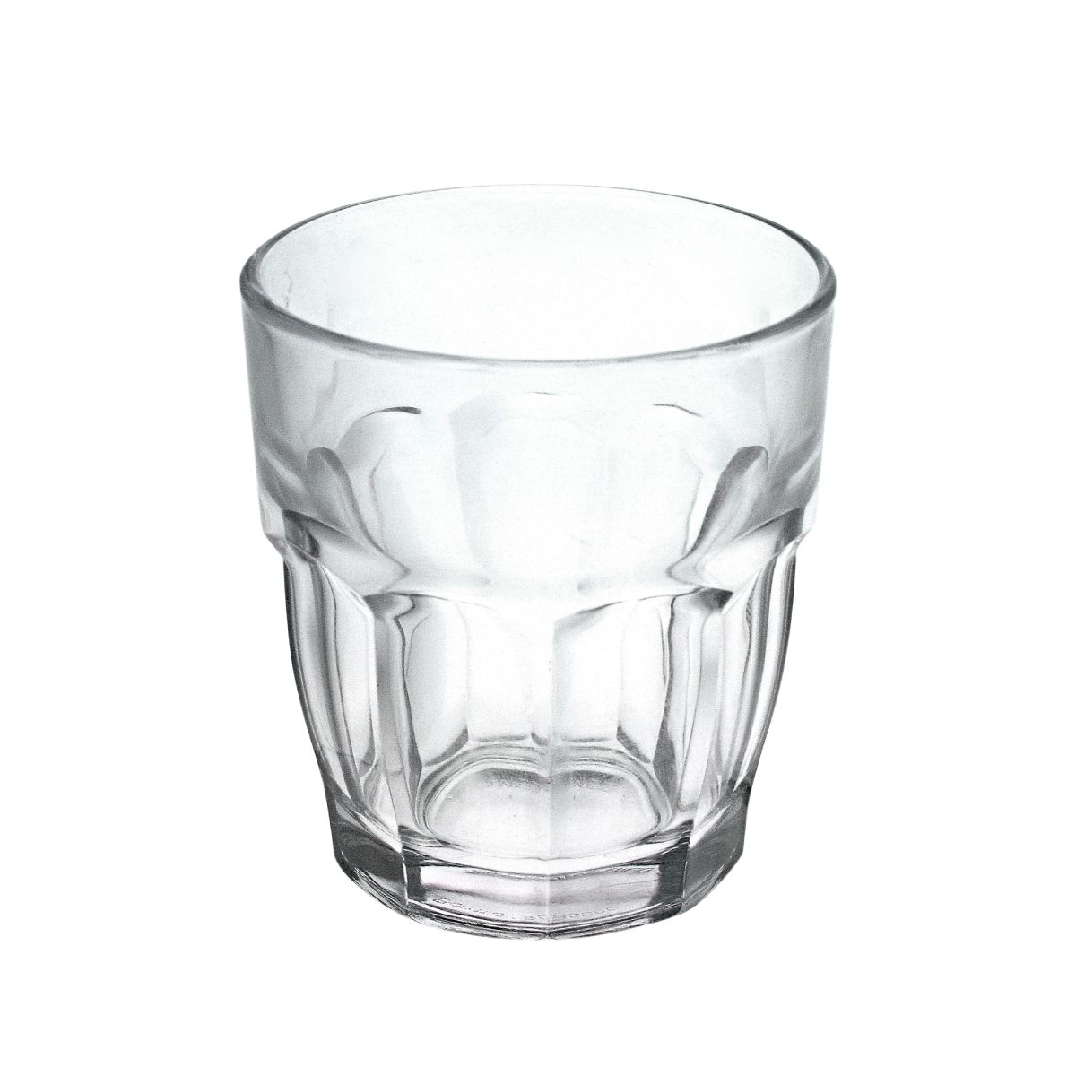Vorderseite eines transparenten 20 cl Rockbar Tumbler Glases, geeignet für Cocktails oder Softdrinks. Vorderseite eines transparenten 20 cl Rockbar Tumbler Glases, geeignet für Cocktails oder Softdrinks.