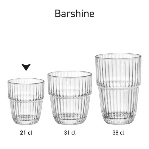 Set von Barshine Tumbler Gläsern in Serienanordnung mit wiederholbarer Form und einheitlicher Größe.