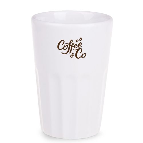 Noble Becher 36 cl. Porzellan mit CoffeeCo Logo in 1 Farbe auf der Vorderseite.