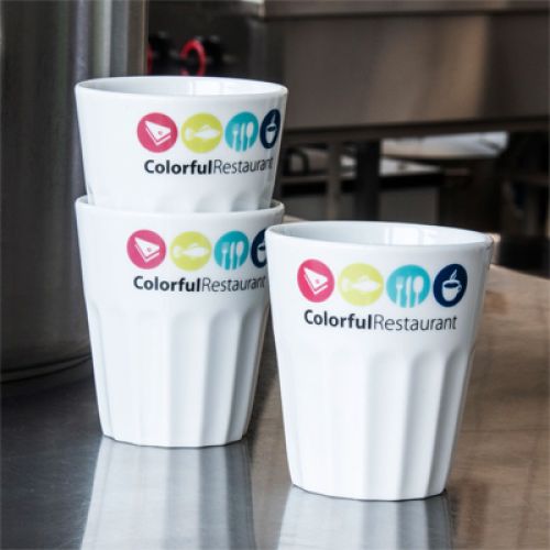 Noble Becher 9 cl. mit Druck in attraktiver Kaffeestube.