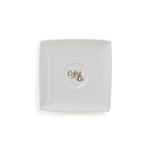 Squito Espressountertasse 10 cm aus Porzellan mit mehrfarbigem CoffeeCo-Logo auf der Oberseite.