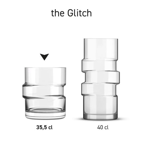 Serie von The Glitch Bechergläsern aus transparentem Glas, die Seite an Seite präsentiert werden.