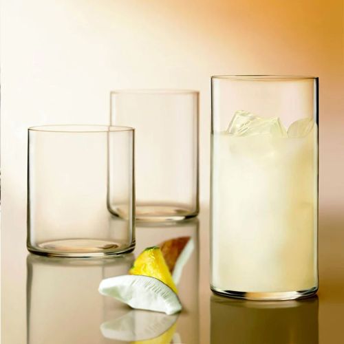 Top Class Tumbler 45 cl. mit Füllung im Raum, als transparentes Glas für Softdrinks oder Cocktails.