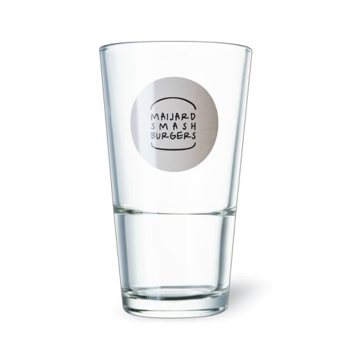 Bierglas Stapelbar 34 cl. mit mehrfarbigem „Maijardsmashburgers“-Logo auf der Vorderseite