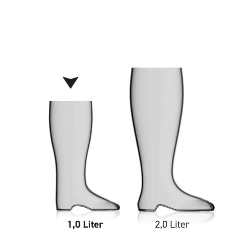 Bierstiefel 1,0 Liter in einer Serie mit mehreren Exemplaren nebeneinander dargestellt