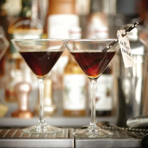 Stimmungsbild des gefüllten Cocktailglases Royal Leerdam Specials 26 cl.