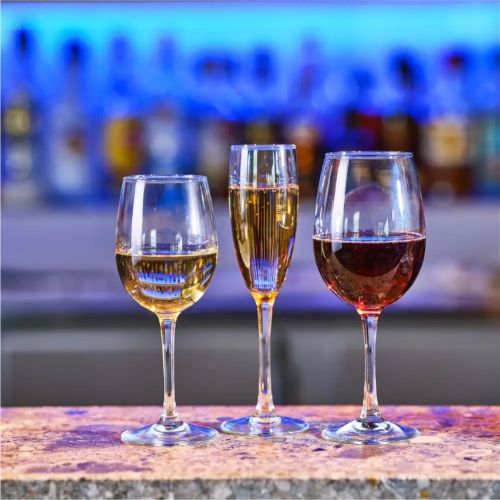 GCosy Moments Weinglas 48 cl. präsentiert in einem stimmungsvollen Rahmen auf der Bar.