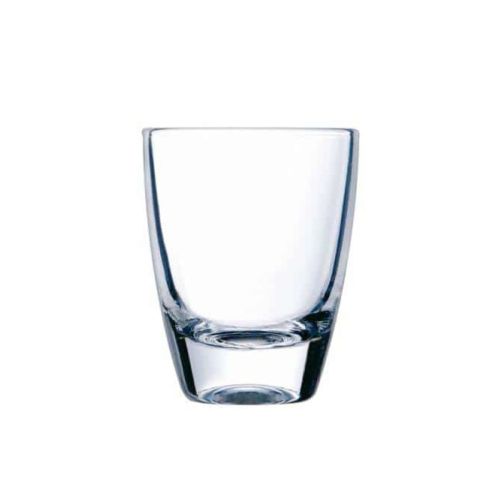 Vorderansicht eines transparenten Gin Shot Glases 5 cl aus Glas mit zylindrischer Form und glattem Rand.