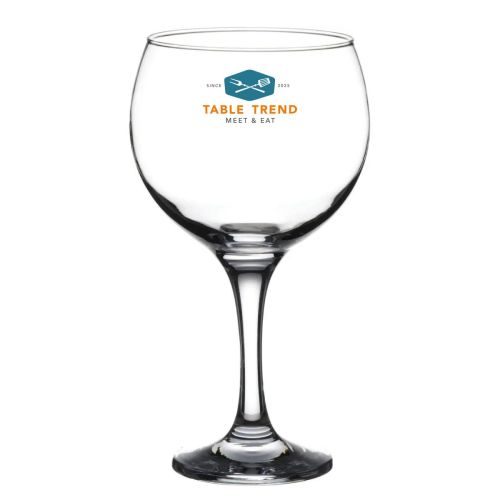 Gin Tonic Glas Bistro Cubata 63 cl. Frontansicht mit mehrfarbigem Logo TableTrend. Gin Tonic Glas Bistro Cubata 63 cl. Frontansicht mit mehrfarbigem Logo TableTrend.
