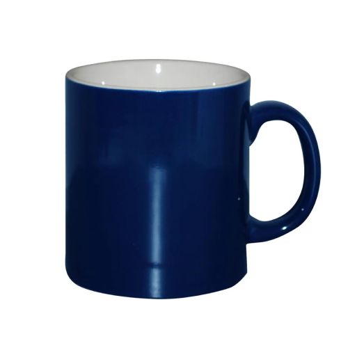 Vorderansicht des blau-weißen Bechers Kitty 30 cl aus Porzellan, mit Blick auf die glatte zylindrische Form und das breite Ohr.