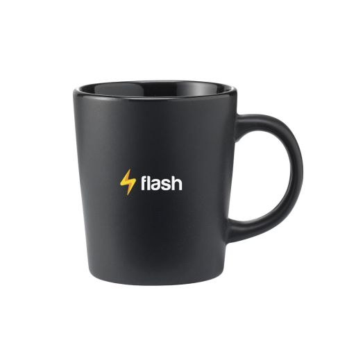 Mattschwarzer Tasse Ponti Matt 25 cl. in Vorderansicht, mit aufgedrucktem Logo 'flash' auf der Außenseite. Mattschwarzer Tasse Ponti Matt 25 cl. in Vorderansicht, mit aufgedrucktem Logo 'flash' auf der Außenseite.