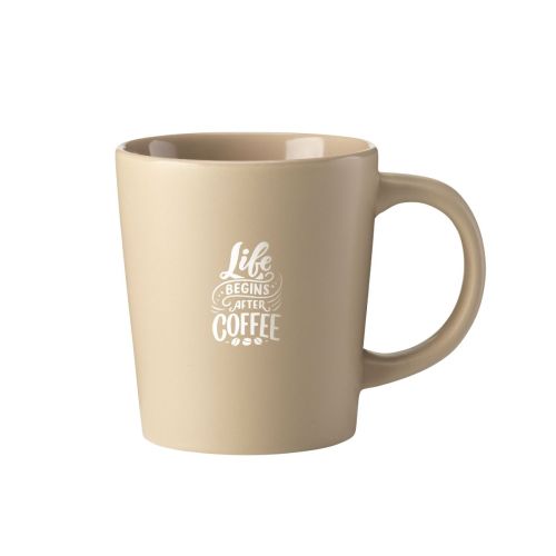 Tasse Ponti Matt 25 cl. aus matter Keramik, Vorderansicht mit der Aufschrift "lifebeginsaftercoffee". Tasse Ponti Matt 25 cl. aus matter Keramik, Vorderansicht mit der Aufschrift "lifebeginsaftercoffee".