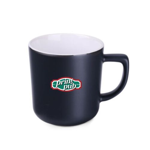 Becher Rico Supreme 25 cl aus Keramik mit mehrfarbigem PrintPub-Logo auf der Vorderseite. Becher Rico Supreme 25 cl aus Keramik mit mehrfarbigem PrintPub-Logo auf der Vorderseite.