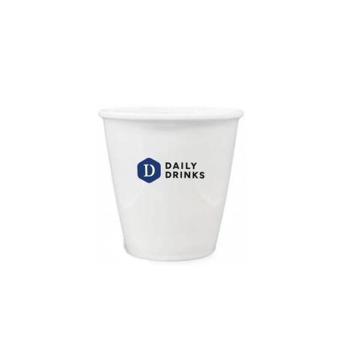 Porzellan Tasse 6 cl. mit mehrfarbigem DailyDrinks-Logo in der Mitte der Vorderseite.