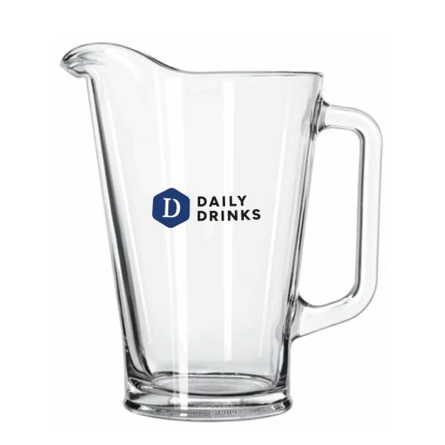 1,7-Liter-Krug aus Glas mit DailyDrinks-Logo auf der Vorderseite in mehreren Farben.