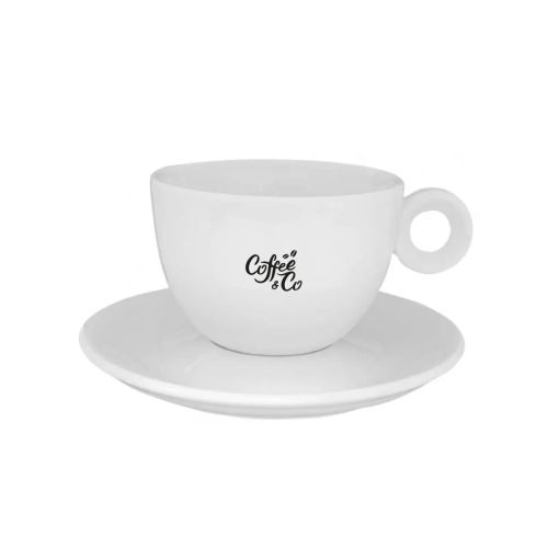 Vorderansicht von Rondo Cappuccino 20 cl. SET mit einfarbig aufgedrucktem CoffeeCo-Logo auf der Tasse. Vorderansicht von Rondo Cappuccino 20 cl. SET mit einfarbig aufgedrucktem CoffeeCo-Logo auf der Tasse.