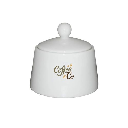 Zuckerdose Eva weiß 20 cl mit einfarbigem CoffeeCo-Logo auf der Vorderseite. Zuckerdose Eva weiß 20 cl mit einfarbigem CoffeeCo-Logo auf der Vorderseite.