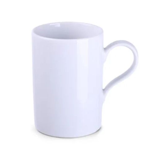 Weißes Porzellan Tango Becher von 29 cl in Vorderansicht, zeigt glatte Oberfläche und geraden Zylinder. Weißes Porzellan Tango Becher von 29 cl in Vorderansicht, zeigt glatte Oberfläche und geraden Zylinder.