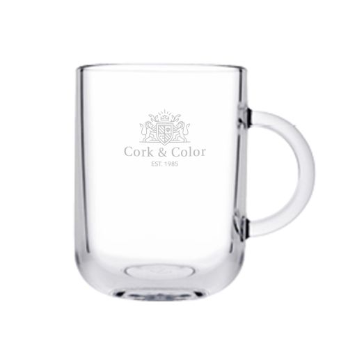 Teeglas Iconic 33 cl. mit fein graviertem TableTrend-Logo in der Mitte der Vorderseite. Teeglas Iconic 33 cl. mit fein graviertem TableTrend-Logo in der Mitte der Vorderseite.