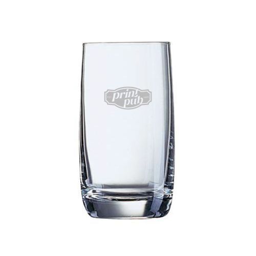 Gravur des PrintPub-Logos auf Klarglas Vigne Wasserglas 22 cl, von vorne sichtbar.