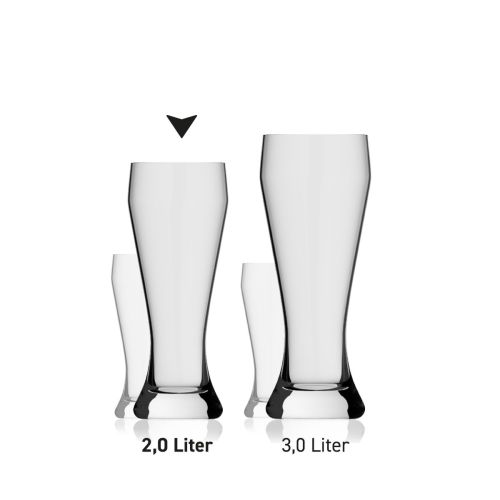 Weizenbierglas XXL, 2,0 Liter, mehrere Exemplare nebeneinander in einer Serie dargestellt