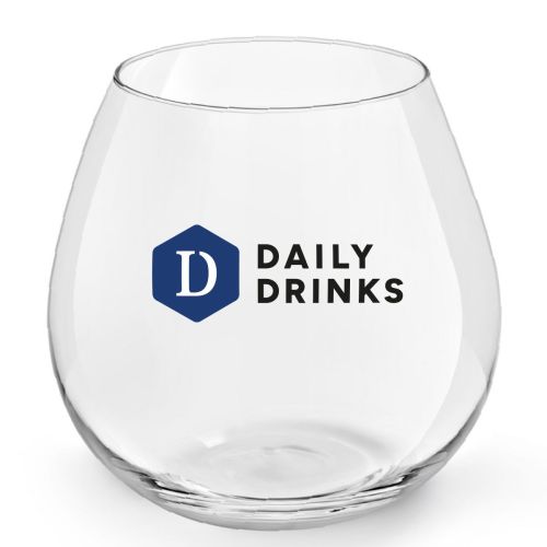 Vorderseite des Weinglases Ronda 72 cl mit buntem DailyDrinks-Logo auf dem Glas. Vorderseite des Weinglases Ronda 72 cl mit buntem DailyDrinks-Logo auf dem Glas.