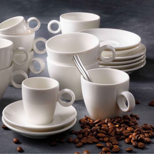 Bart Coffee 17 cl. Porzellanset gefüllt mit Kaffee, präsentiert in stimmungsvollem Rahmen. Bart Coffee 17 cl. Porzellanset gefüllt mit Kaffee, präsentiert in stimmungsvollem Rahmen.