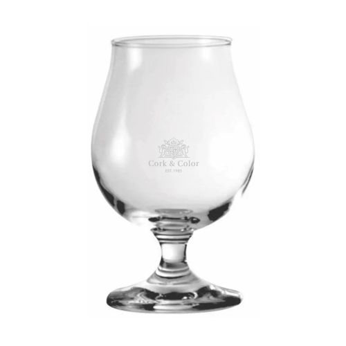 Vorderansicht des Bierglas Breughel 38 cl. mit eingraviertem CorkColor Logo in der Mitte der Glasoberfläche. Vorderansicht des Bierglas Breughel 38 cl. mit eingraviertem CorkColor Logo in der Mitte der Glasoberfläche.
