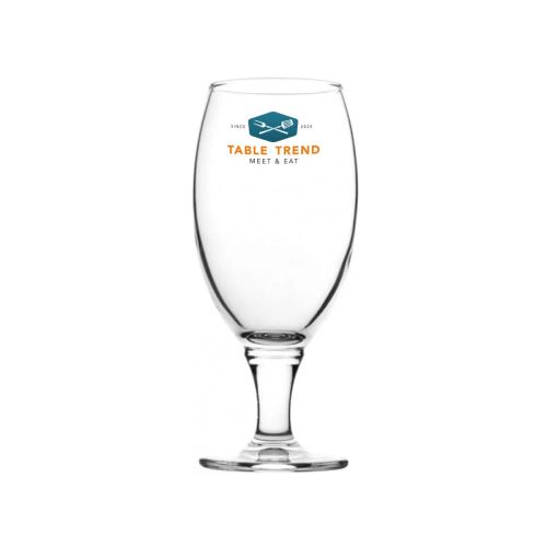 Vorderansicht des Bierglas Cheers 32,5 cl. mit vollfarbigem TableTrend-Logo in der Mitte des Glases.