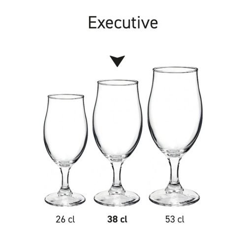 Serie von Executive-Biergläsern, die nebeneinander als Produktlinie präsentiert werden.