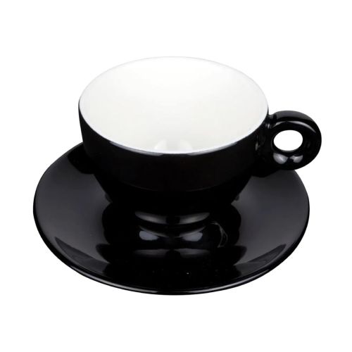 Vorderansicht von Bola Cappuccino schwarz und weiß 20 cl. Set aus Porzellan, mit abgerundeter Form. Vorderansicht von Bola Cappuccino schwarz und weiß 20 cl. Set aus Porzellan, mit abgerundeter Form.