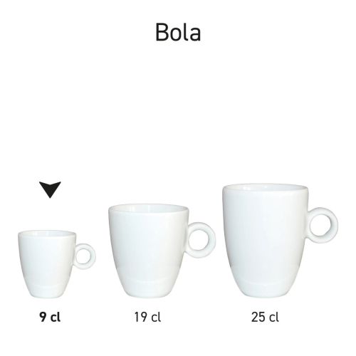 Serie von Bola Espresso-Tassen aus weißem Porzellan, die als Produktserie in ähnlichem Stil angeordnet sind. Serie von Bola Espresso-Tassen aus weißem Porzellan, die als Produktserie in ähnlichem Stil angeordnet sind.