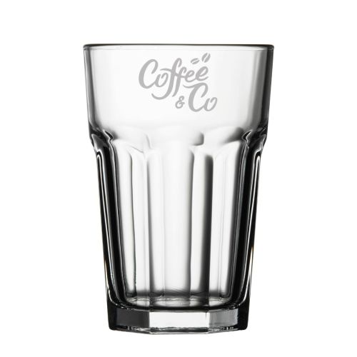 Vorderseite des Casablanca Ice Tea Glases 41,5 cl. mit einfarbigem CoffeeCo Logo auf transparentem Glas.