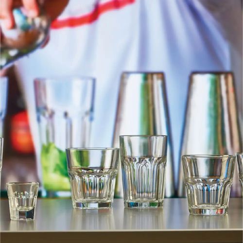 Casablanca Rocks Glas 20,8 cl. Gefüllt und in Gebrauch, abgebildet in einem geeigneten Rahmen. Casablanca Rocks Glas 20,8 cl. Gefüllt und in Gebrauch, abgebildet in einem geeigneten Rahmen.