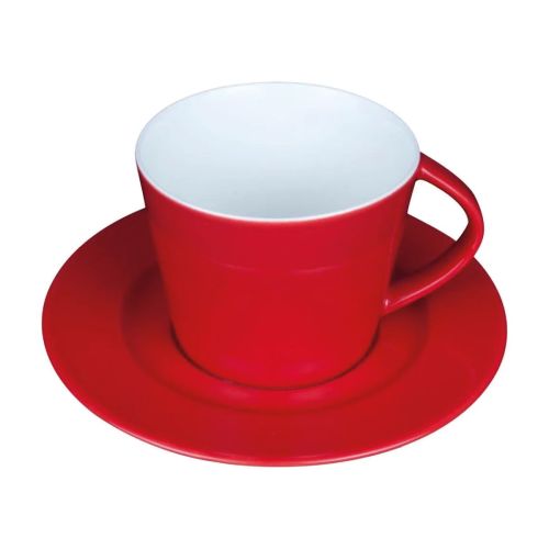 Frontansicht des rot-weißen Eva Coffee SET 20 cl. aus Porzellan, bestehend aus Tasse und Untertasse. Frontansicht des rot-weißen Eva Coffee SET 20 cl. aus Porzellan, bestehend aus Tasse und Untertasse.