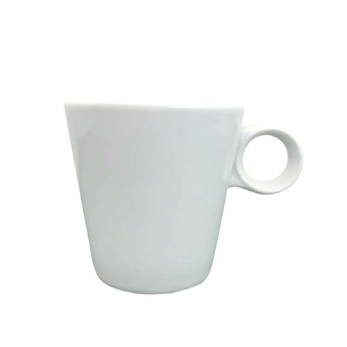 Vorderansicht der Lukas Cappuccino Tasse weiß 19,5 cl. aus glattem Porzellan.