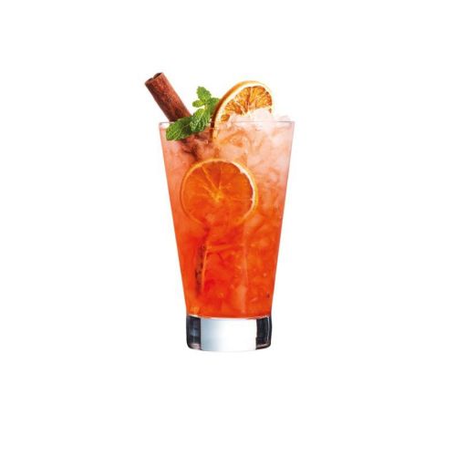 Shetland Glas 42 cl. gefüllt mit Likör, dargestellt in einem realistischen Anwendungsfall. Shetland Glas 42 cl. gefüllt mit Likör, dargestellt in einem realistischen Anwendungsfall.