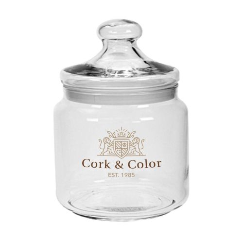 Transparentes Glasgefäß mit einem Fassungsvermögen von 1,5 Litern, das mit einem farbigen CorkColor-Logo bedruckt ist. Transparentes Glasgefäß mit einem Fassungsvermögen von 1,5 Litern, das mit einem farbigen CorkColor-Logo bedruckt ist.