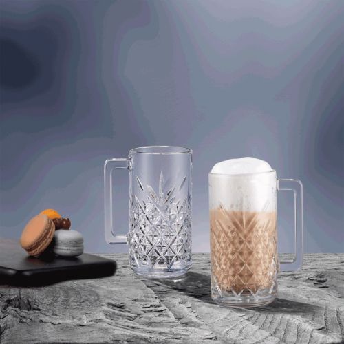 Timeless Tee Glas 31 cl. gefüllt mit heißem Getränk in Stimmung Bild platziert. Timeless Tee Glas 31 cl. gefüllt mit heißem Getränk in Stimmung Bild platziert.