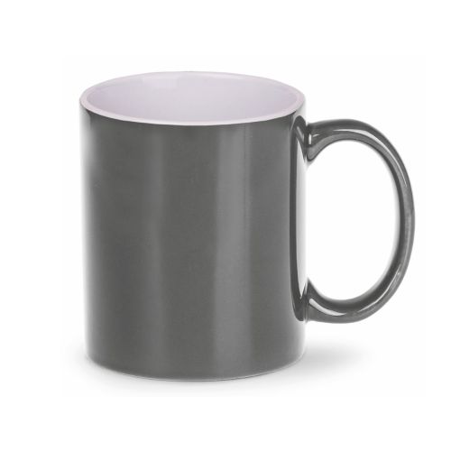 Frontansicht der Tomek Tasse 30 cl. aus grau-weißem Porzellan mit geraden Seiten, klassischem Henkel und glatter Oberfläche.