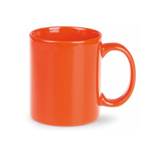 Vorderansicht des Tomek Tasse 30 cl. aus orangefarbenem Porzellan mit geraden Seiten, klassischem Henkel und glatter Oberfläche.