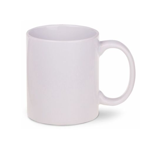 Frontansicht der Tomek Tasse 30 cl. aus weißem Porzellan mit geraden Seiten, klassischem Henkel und glatter Oberfläche.