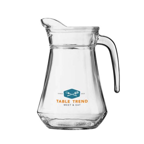 Mehrfarbiges TableTrend-Logo auf der Vorderseite des Wasserkrug Broc Arc 1,0- Liter. Mehrfarbiges TableTrend-Logo auf der Vorderseite des Wasserkrug Broc Arc 1,0- Liter.